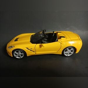 Maisto 2014 Chevrolet C7 Stingray Corvette Diecast
